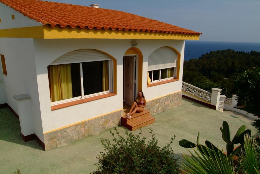 Famara  Apartments 