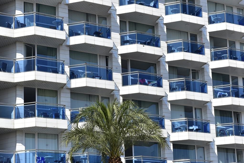 Blau Apartments