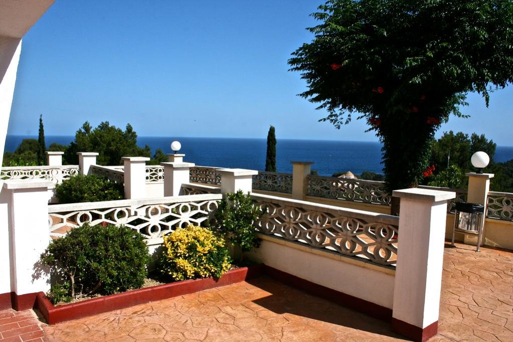 Famara  Apartments 
