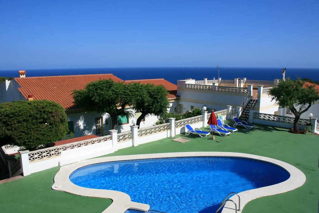 Famara  Apartments 