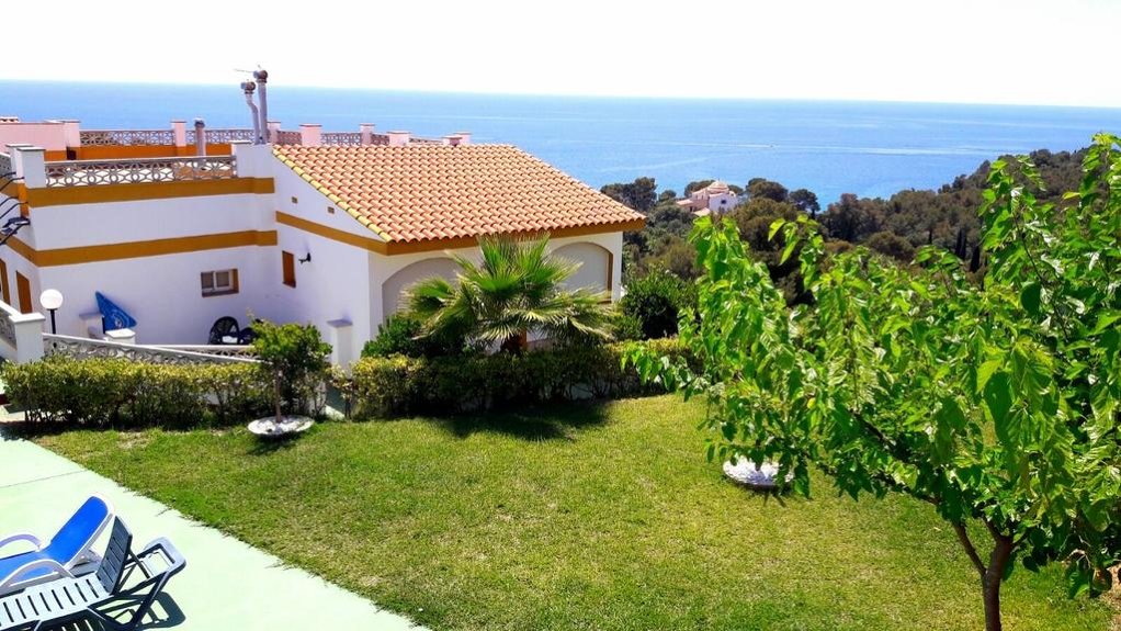Famara  Apartments 