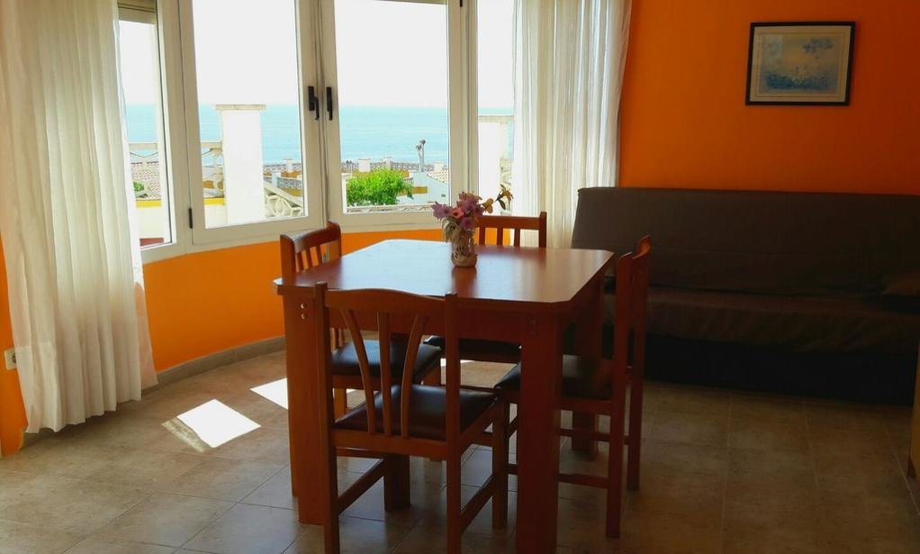 Famara  Apartments 