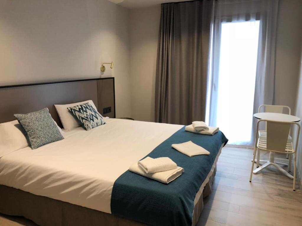 Hotel Torrent