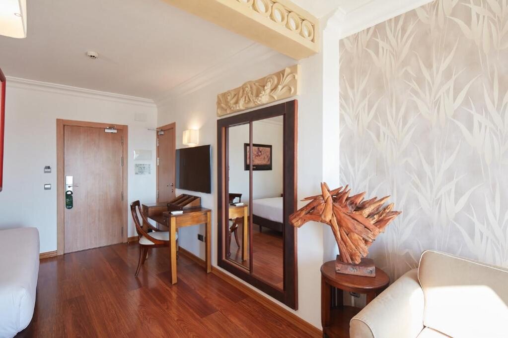 Sercotel Hotel President