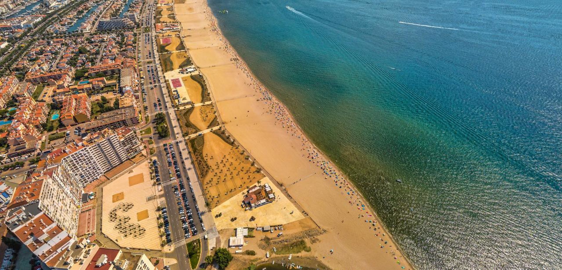 ¿Cómo llegar a Pacha Empuriabrava en Castelló D'Empúries en Autobús o Tren?