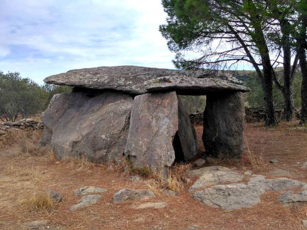 Roses Megalithic Route