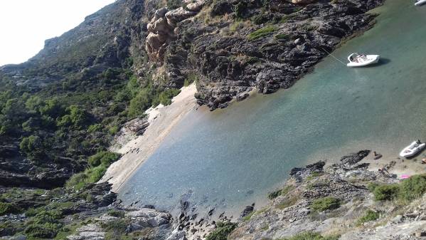 Portaló cove Cadaqués