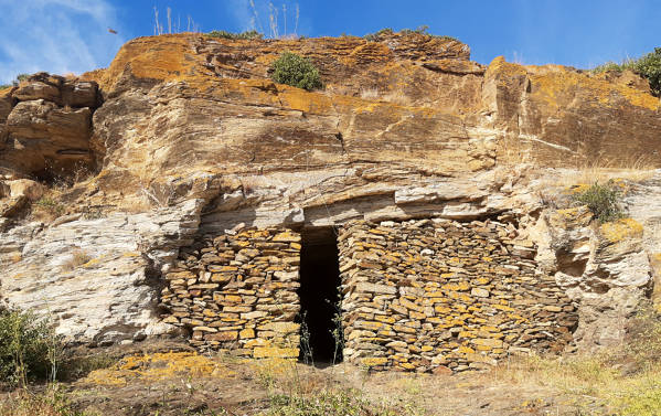 Cueva de les Ermites Roses