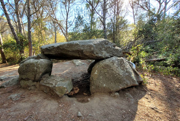 Dolmen de Can Mina dels Torrents Llafranc