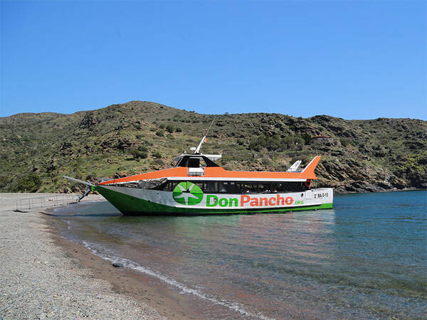 Boat tour: Visit to Cap de Creus from the sea Roses