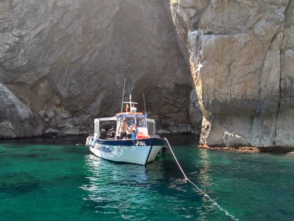 Paseo en barco por el Parque Natural del Montgrí L'Estartit