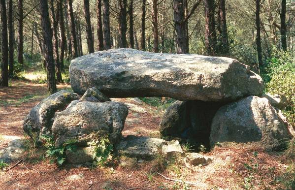Dolmen de Can Mina dels Torrents Llafranc