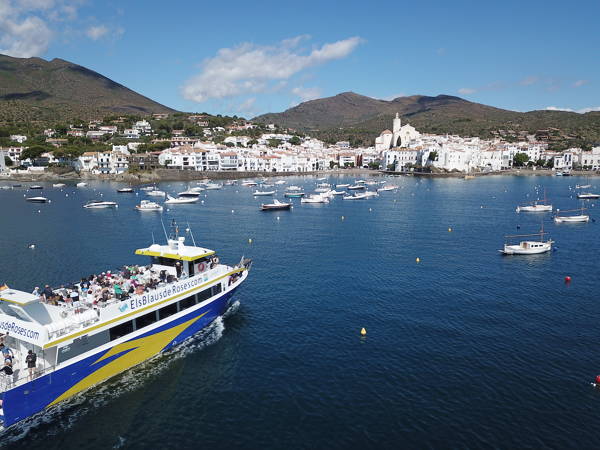 Ferrie de Roses a Cadaqués Roses