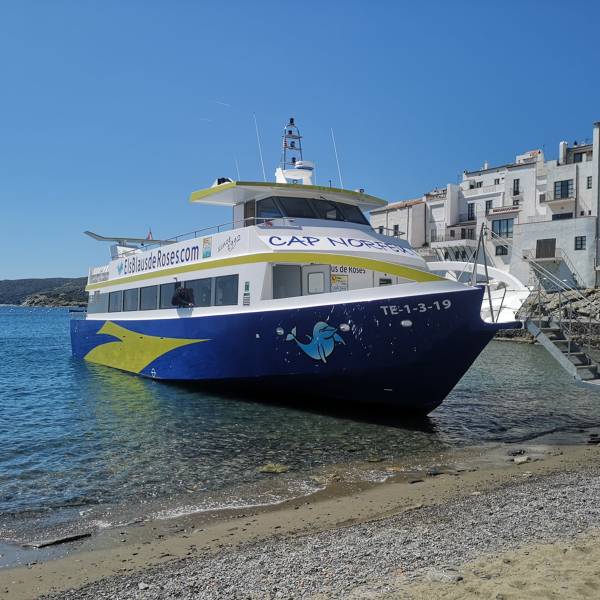 Ferrie from Roses to Cadaqués