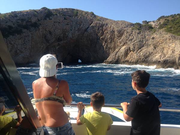 Boat tour: from Roses to Medes Islands & L'Estartit