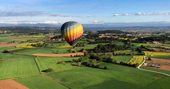 Vol compartit en globus a la Costa Brava (+ de 5 persones)